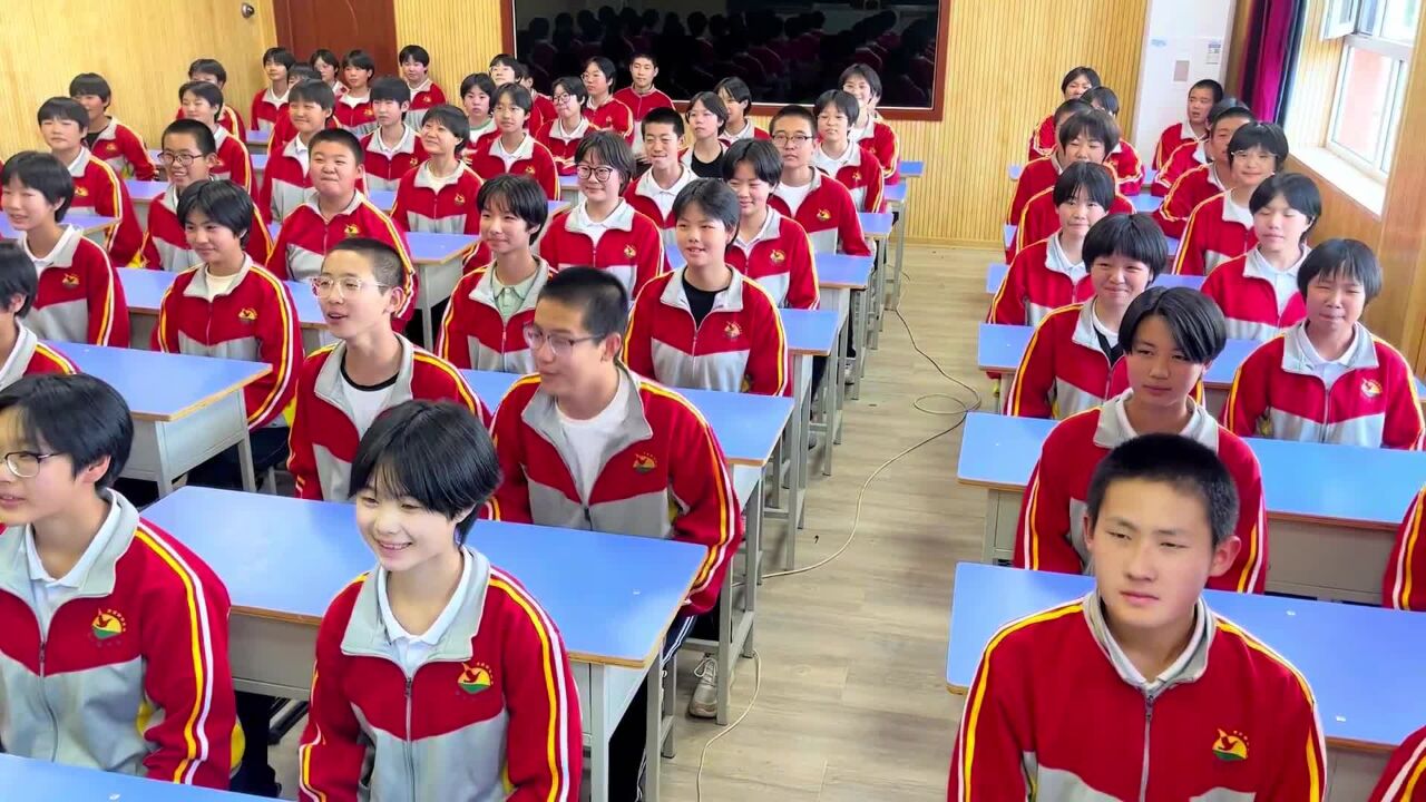 祖国与我们同在！国庆节手势舞歌唱祖国课桌舞_高清