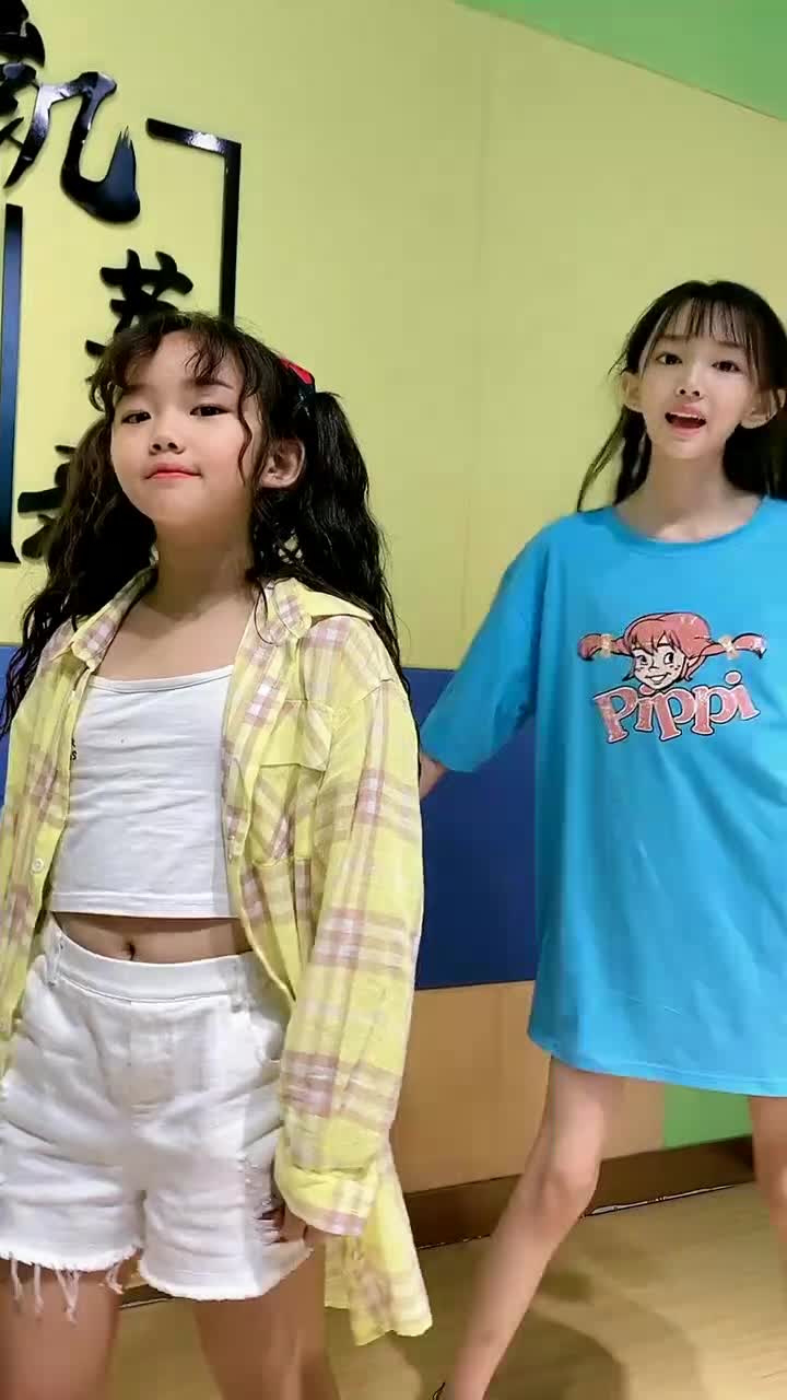 童模宋小睿不用上课吗?怎么天天拍视频,想火也不用这么拼啊!