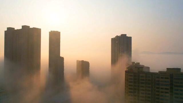 雾漫东城.春天里难得的一个雨后天晴,大雾弥漫,让衡东县城有了仙气.#衡东 #治愈系风景 #东八区带你看衡东