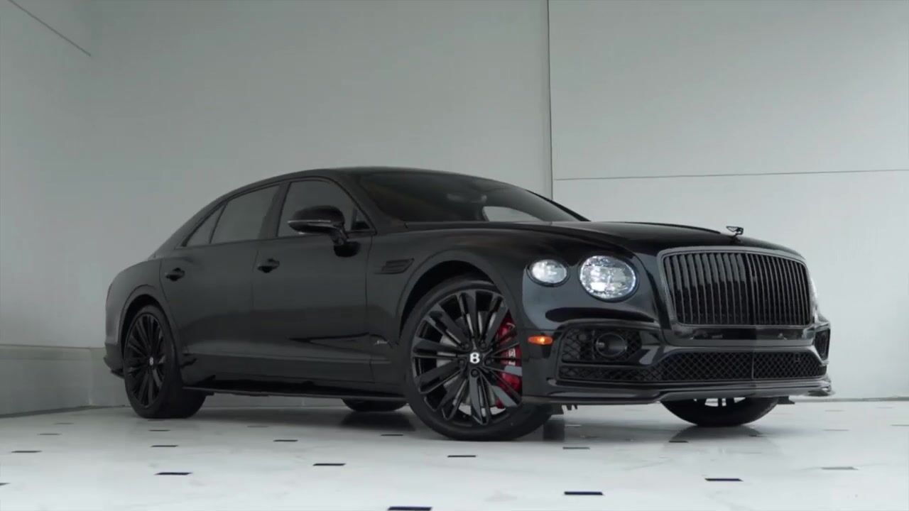 新车鉴赏,实拍2023款宾利飞驰黑武士版,太霸气了!