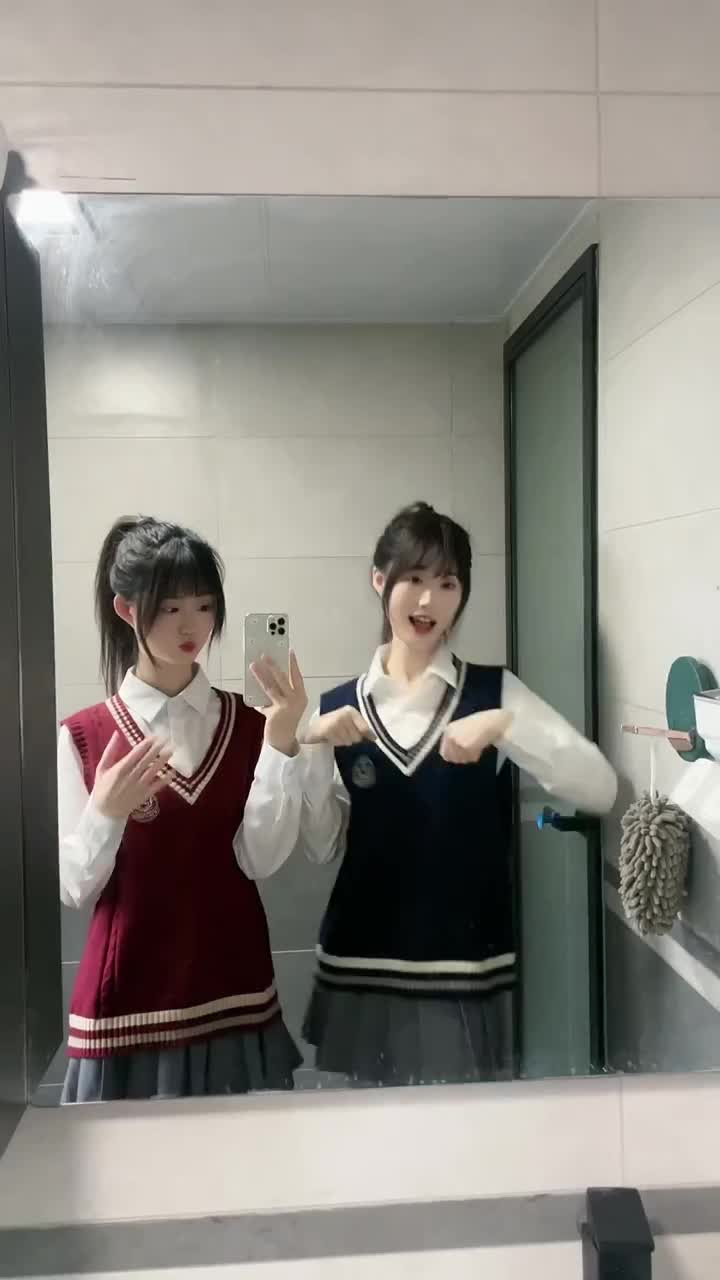 看脸还是看感觉 ya琪ya琳 热点 #春日氛围感 #氛围感拉满挑战 #你好新