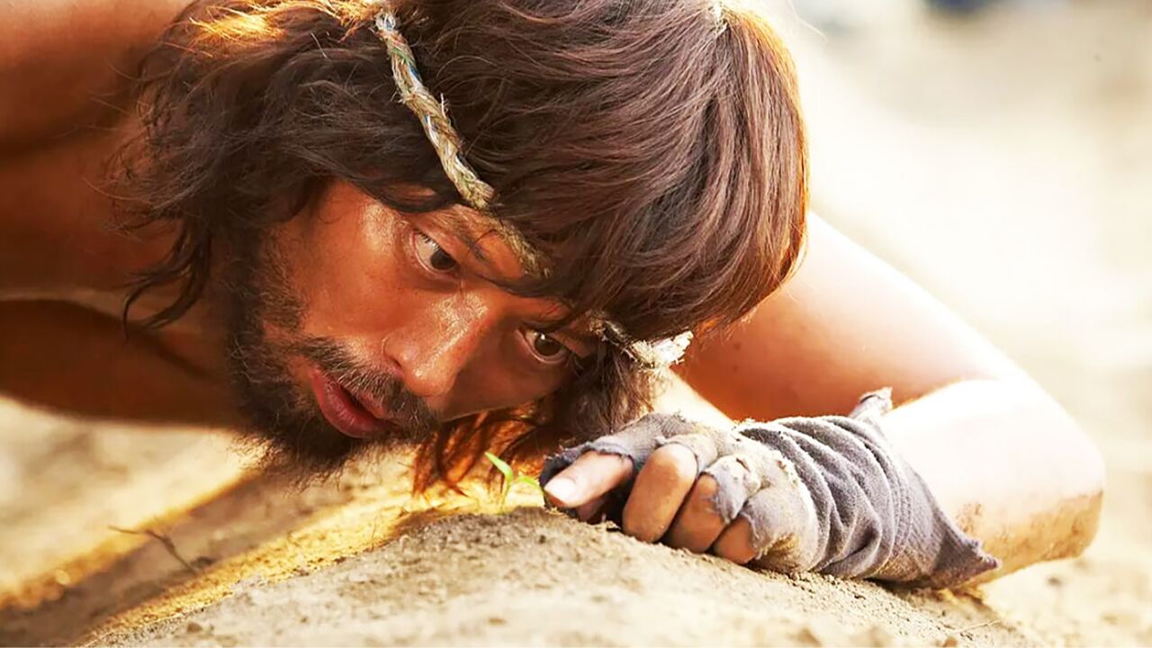 落魄大叔被困荒岛,为了吃一碗炸酱面,靠鸟屎种出原料,喜剧片