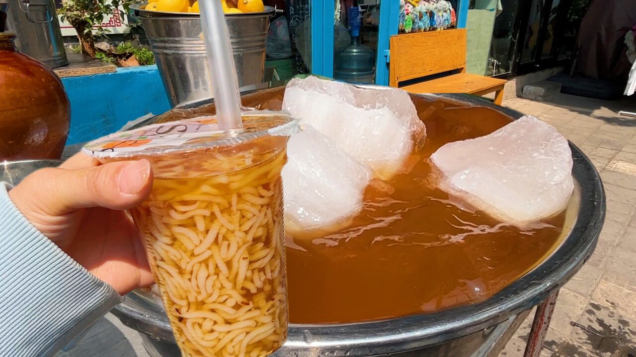 云南大理街头,5元一杯的"凉虾",这比冰棍还解暑!