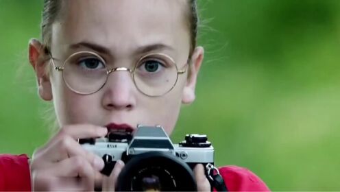 《失控对决》：小女孩拍照不小心拍到一个凶手正在杀人
