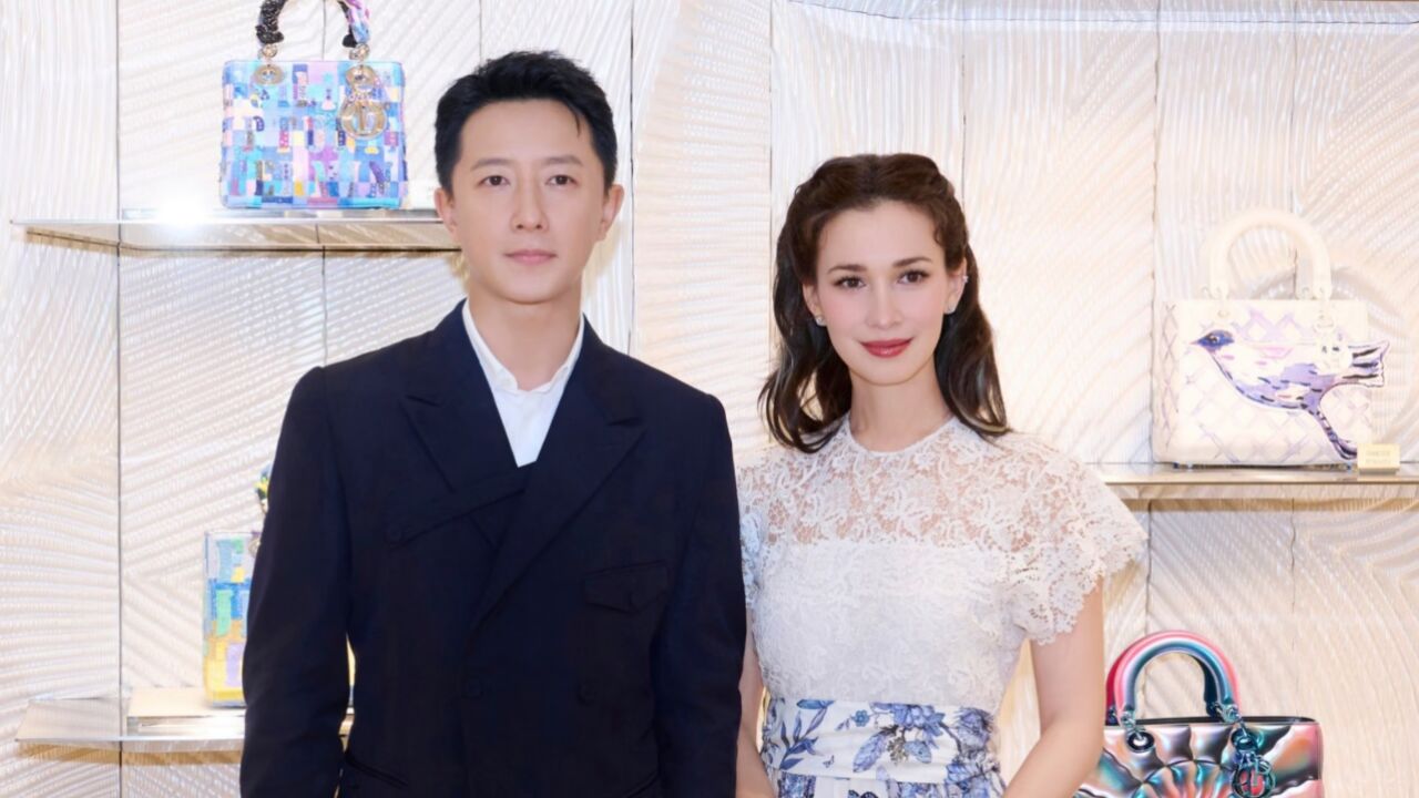 韩庚夫妇久违合体营业,和老婆搂腰合照超甜蜜,卢靖姗满满知性美