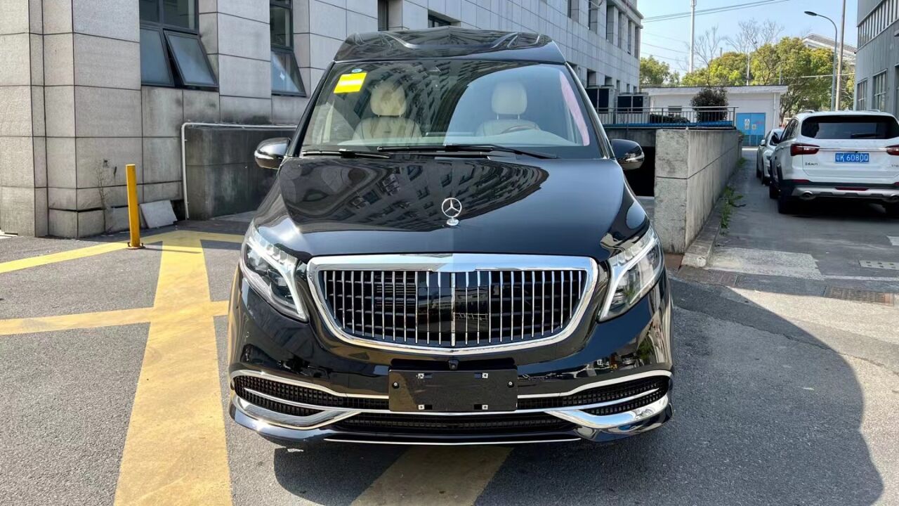 奔驰圣母峰七座豪华商务车 圣母峰定制版