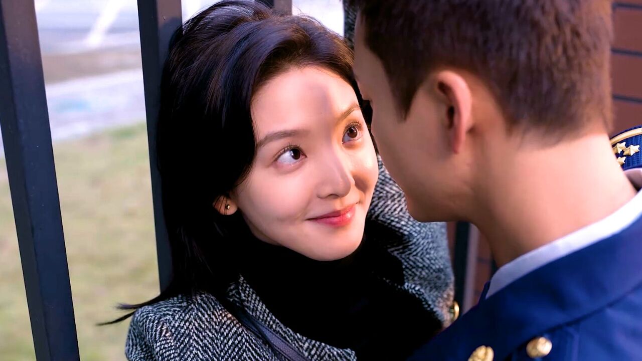 《照亮你》甜蜜侵略!被攻陷的靳时川,处处主动吻徐来