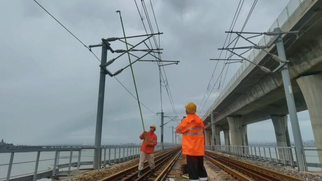 与风雨抗争 与时间赛跑