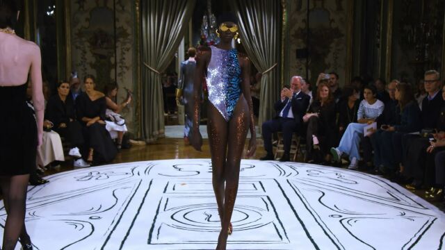 法国时装品牌Schiaparelli(夏帕瑞丽)2024年SS高级成衣秀场