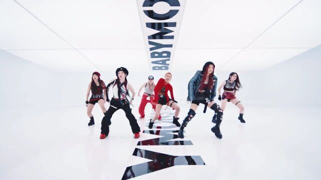 用BLACKPINK《BOOMBAYAH》的方式打开Babymonster《BATTER UP》MV