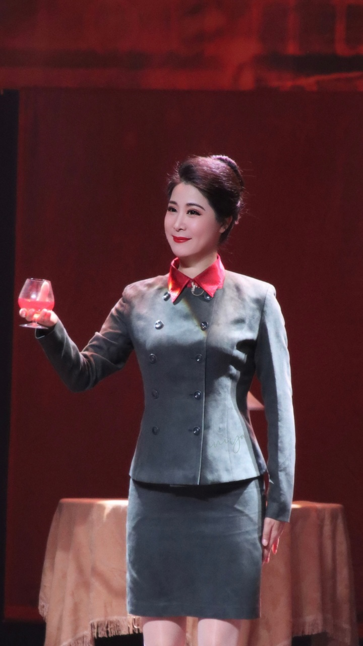 现场实拍,黄梅戏名家吴美莲,9月8日晚在安庆黄梅戏艺术中心上演"公司"