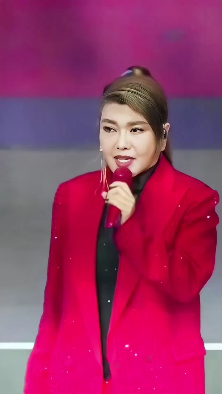 乌兰图雅 #套马杆