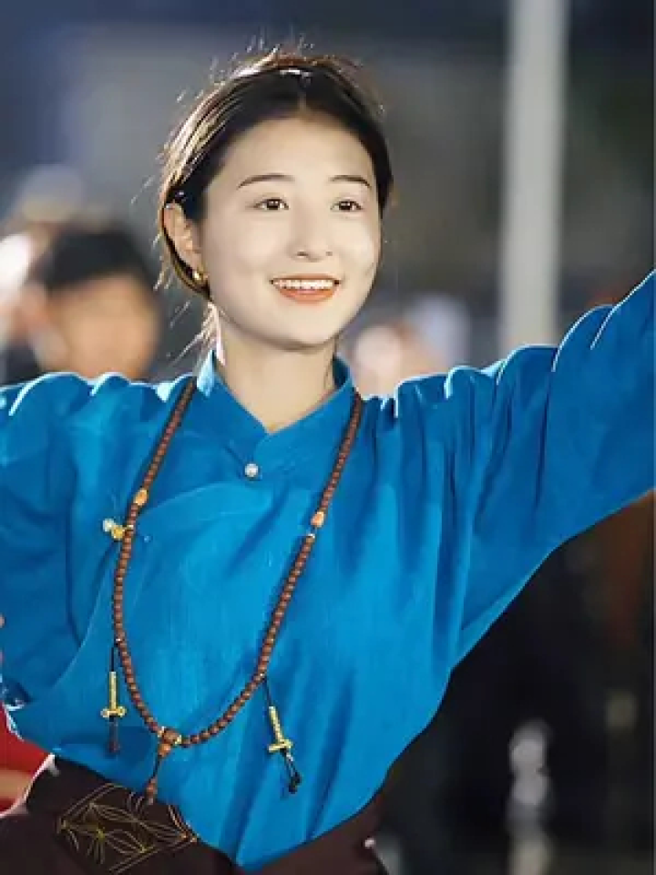 藏族姑娘青措