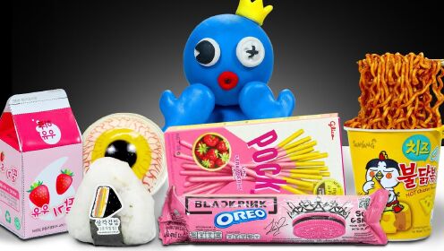 小蓝准备了一大桌的粉色食物,超人泡泡糖你们吃过吗?