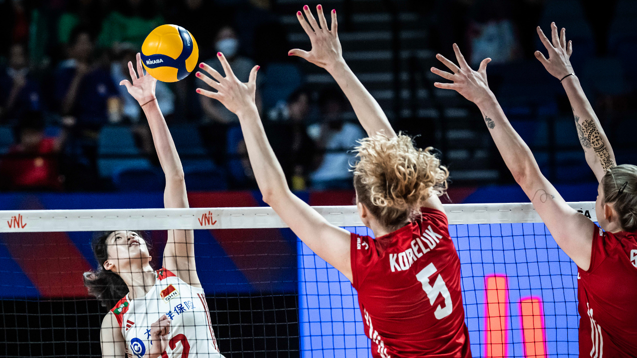 盘点女排比赛中李盈莹的后排吊球