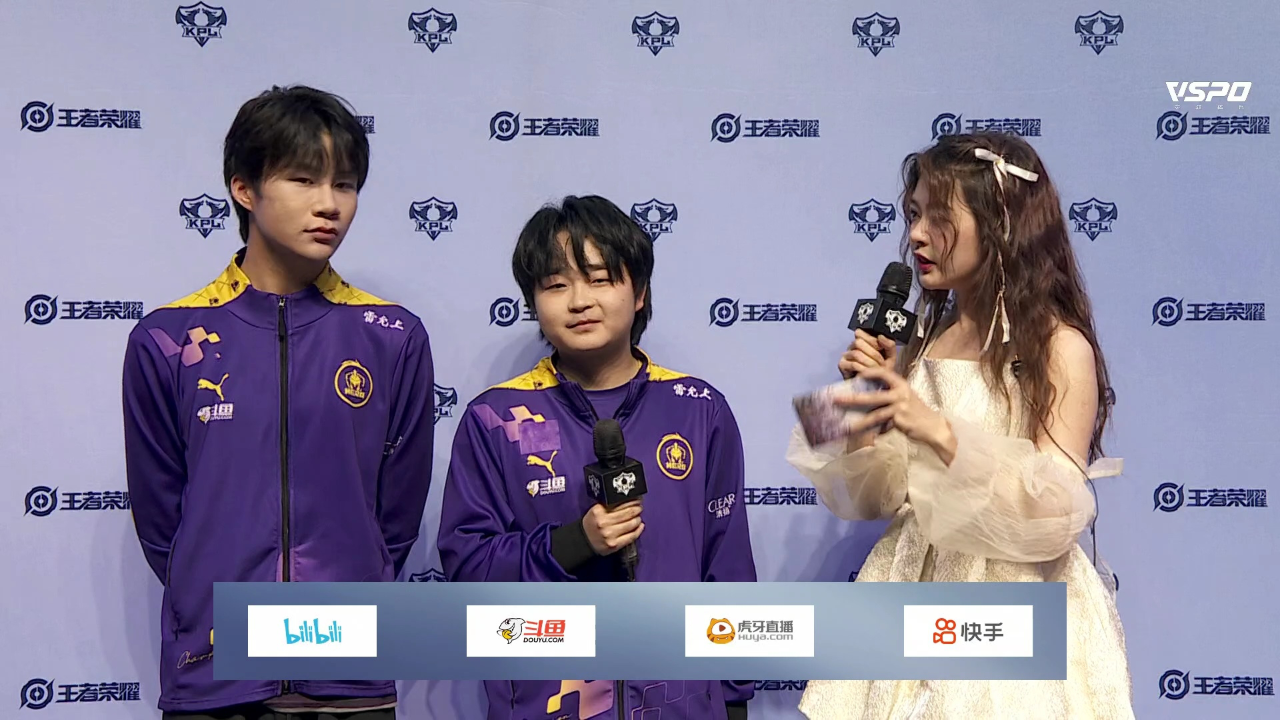 小义(汪启俊),南京hero久竞.星痕(王刻勤):我们就是看阵容合理分配