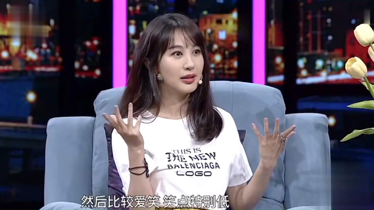 张馨予谈李菲儿,觉得她内心柔软,但又很有男孩子气