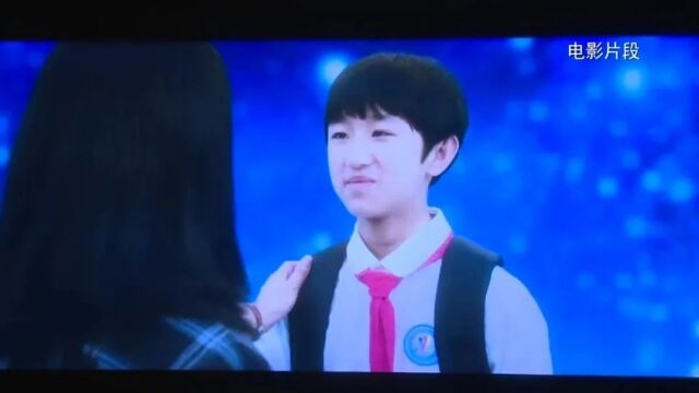 3月31日,在行唐县玉城中学举办了电影《泪光中的妈妈》行唐校园首映式