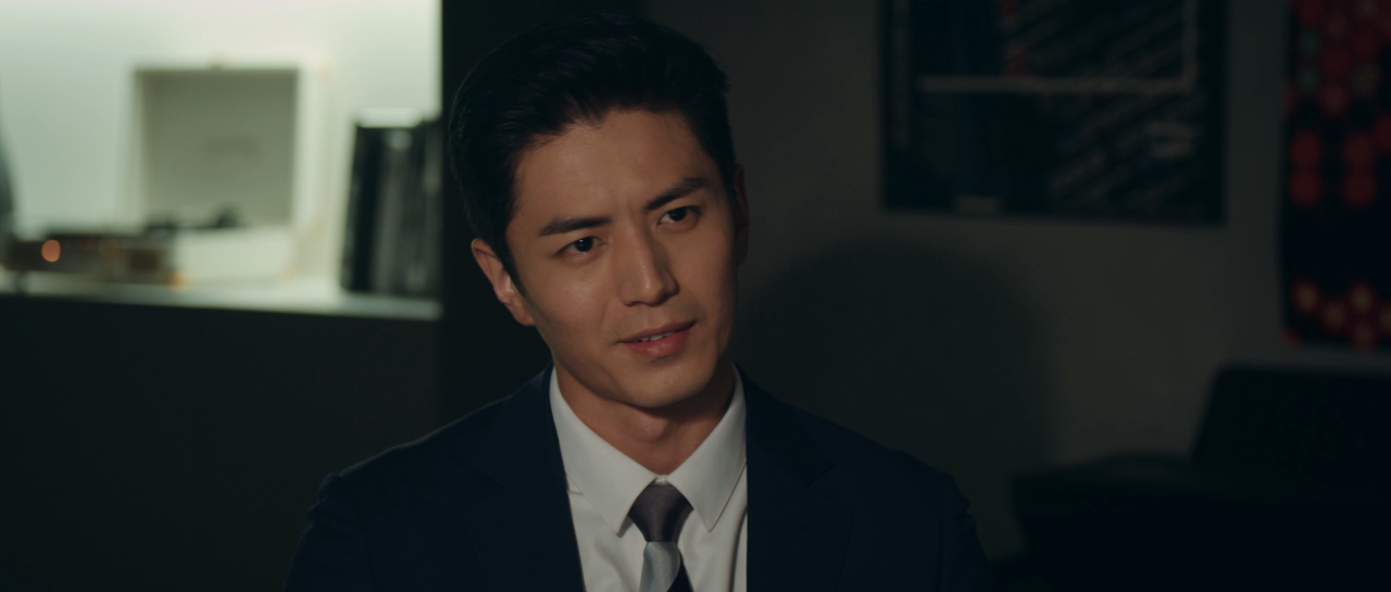 双面繁花丨霸总暗中调查受气主妇,竟然是隐藏的高智商人才?