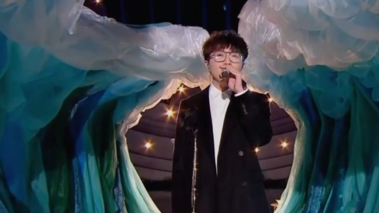 毛不易演唱的《入海》,是许多处在毕业季的学子,歌单里的宝藏歌曲