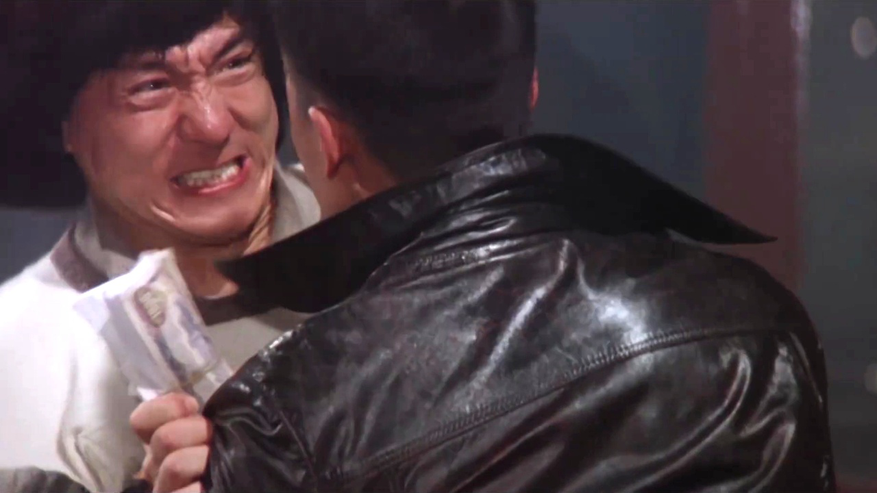 火烧岛丨成龙给女友筹钱做手术