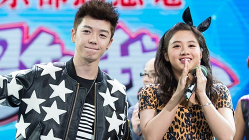 鬼鬼遭熊孩子“打耳光”