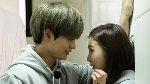 星宿洗衣间玩壁咚