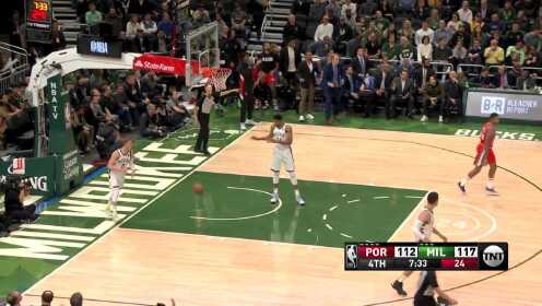 《NBA全场集锦》【得分】凭借一己之力追回比分！麦科勒姆单打后撤步三分稳稳命中