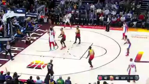 《NBA全场回放》【原声回放】活塞vs爵士第3节 戈贝尔斜刺里杀出飞身补扣