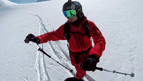 太酷了！在南极陡峭的冰山上滑雪 超刺激挑战自我