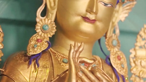 超大的铜质佛像都是怎么打造的？佛像的指关节竟都如此逼真？