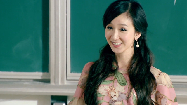 《爱情公寓3》第三集03:一菲梦到自己成为大学老师,还被学生无情嘲笑