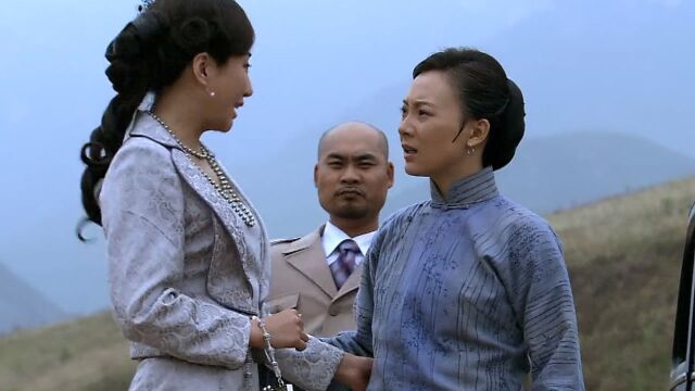 《铁梨花》第34集03:赵嫣然露出本性,将铁梨花带走