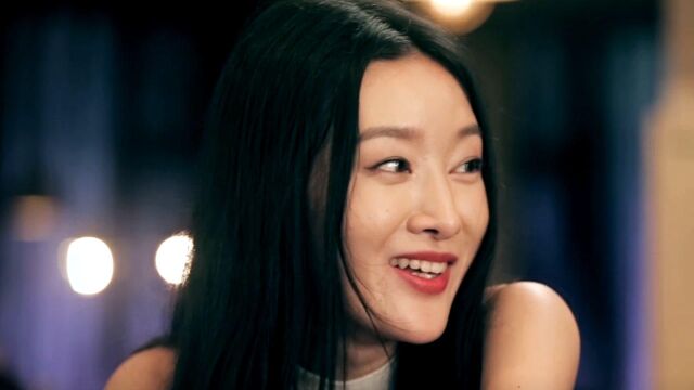 《星空中的潘朵拉》第1集02:爱情的开始!徐婕与神秘男子酒吧相遇