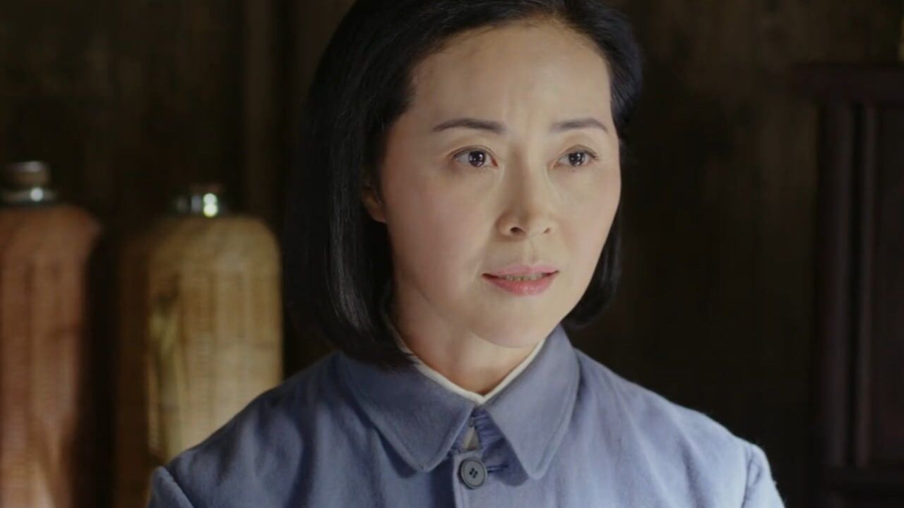 周部长安排夏雨竹潜伏在肖成碧夫妻身边,告诉夏雨竹的代号叫"蔷薇"