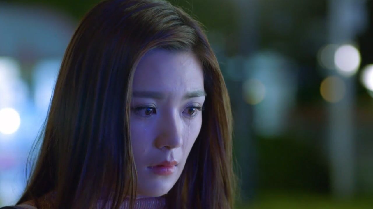 《归还世界给你》第四十六集02:秦也向胡雯汐表白心迹,甜蜜的在游乐场