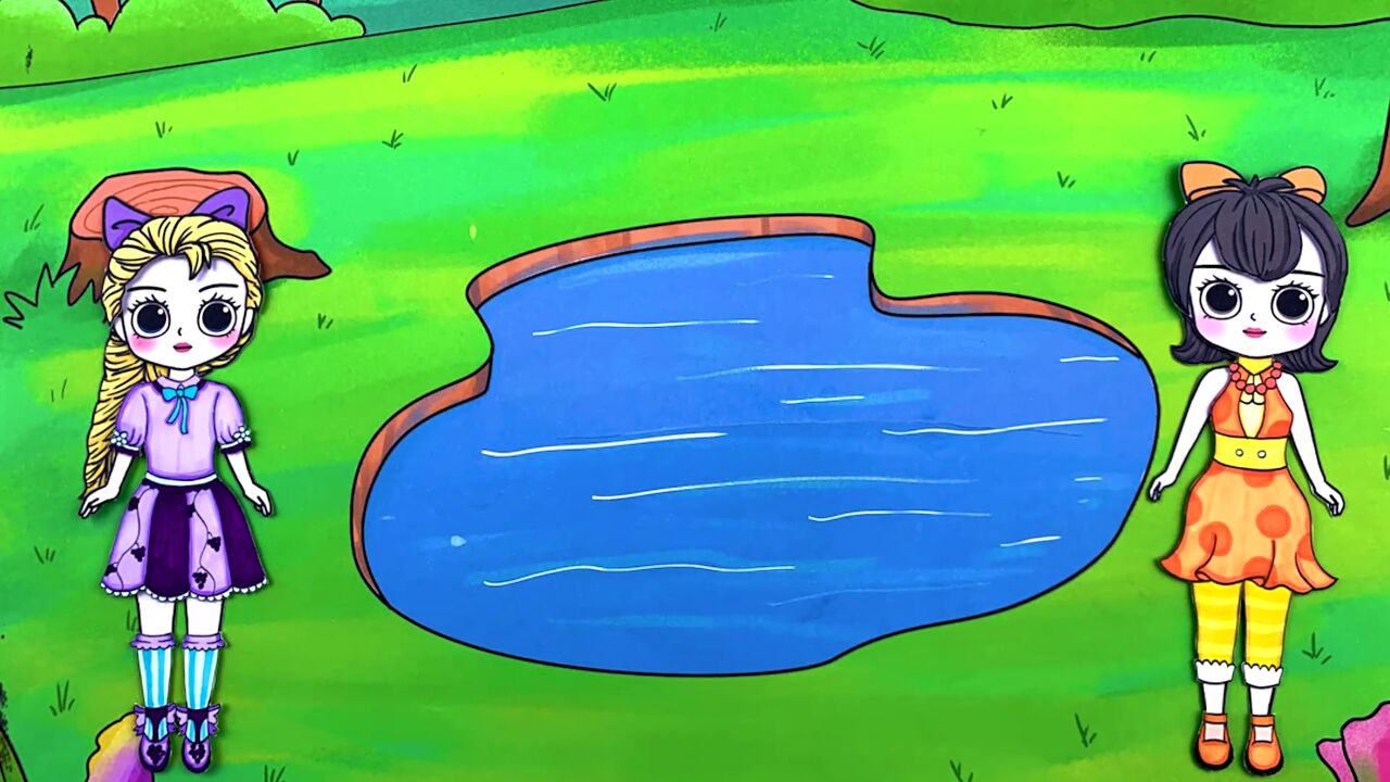 甜甜来到水塘边想玩水