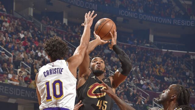 米切尔vs湖人集锦 全场拿下22+5+6手感不佳遗憾败北