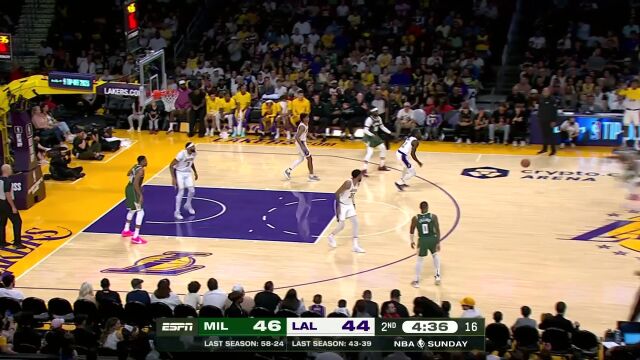 湖人禁飞区！浓眉镇守篮下展示防守送比斯利遮天大帽