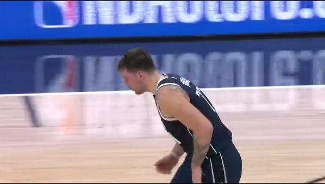 独行侠vs马刺第2节英文原声回放