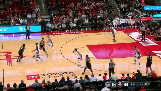 层层深入逐个击破！申京接球后旱地拔葱双臂暴扣挂筐