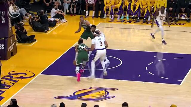 NBA季前赛：雄鹿vs湖人第1节英文原声回放