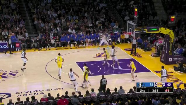 独行侠vs湖人英文原声全场回放