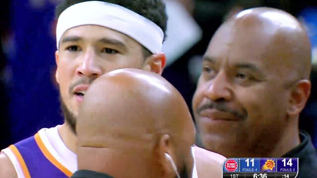 布克开场6分钟就被驱逐！不满判罚连吃技犯