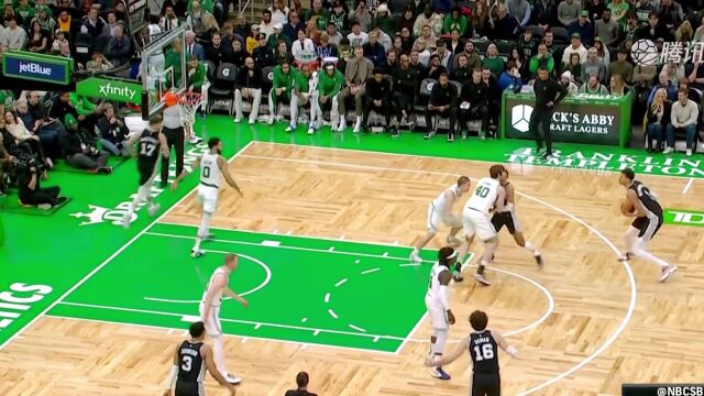 塔图姆假动作戏耍文班滑翔暴扣！