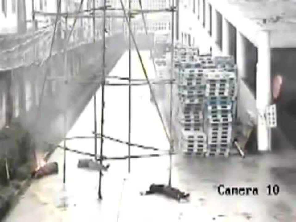 超恐怖的高压电电死四个人全过程_腾讯视频