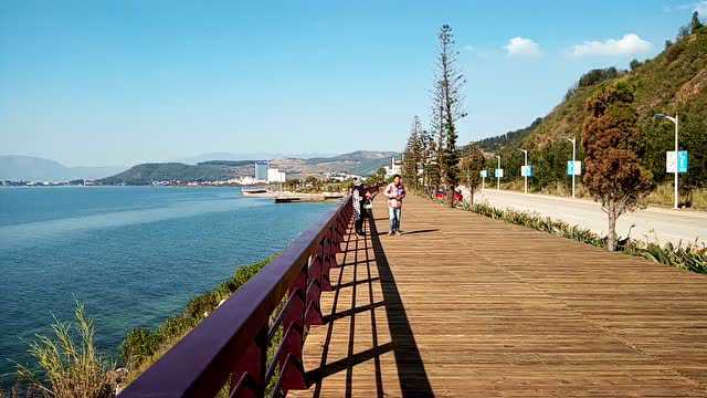 玉溪抚仙湖时光栈道