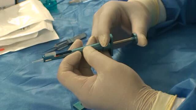 金属简洁版人工晶体推注器操作演示