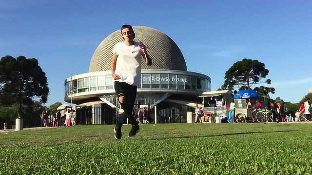 国外很火的鬼步舞视频