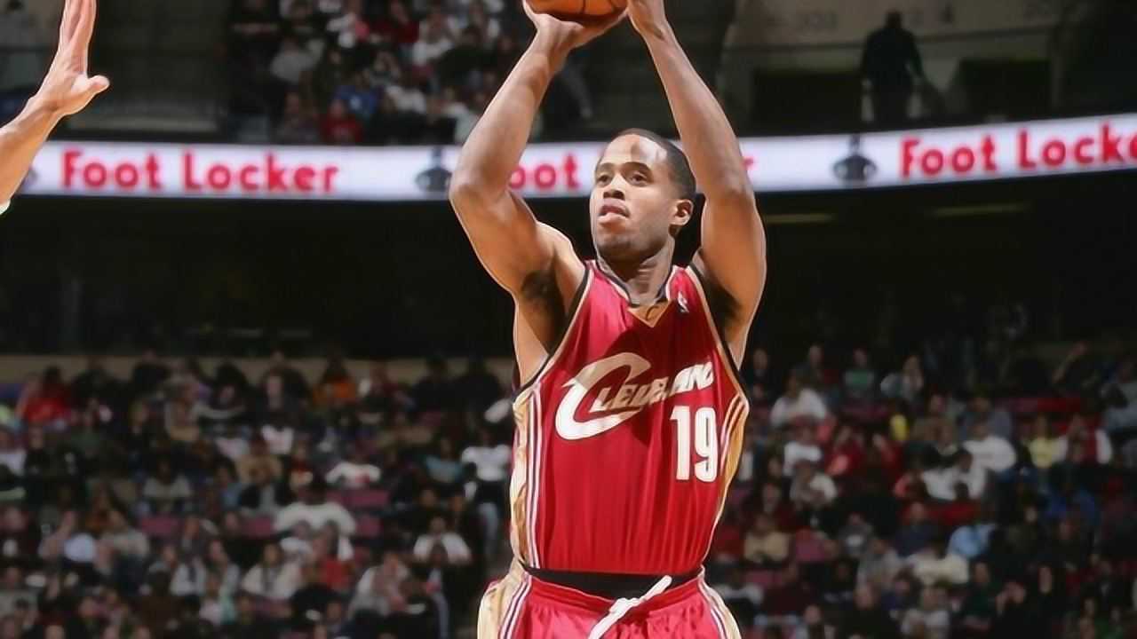 达蒙琼斯李宁广告